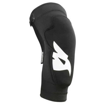 BLUEGRASS Solid knee guards Черный