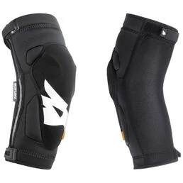 BLUEGRASS Solid D30 Knee Guards Черный