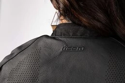 Icon Overlord 3 Wmn CE Leather Black мотокуртка черная женская
