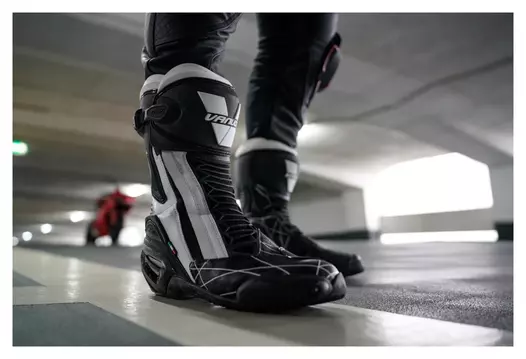 RV6 Performance Racing Черно-белый