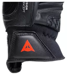 Carbon 4 Short Черный