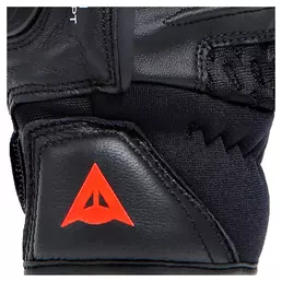Carbon 4 Short Черный