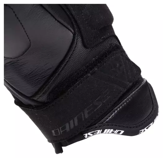 Reacto Carbon Kurz Black, Pink,