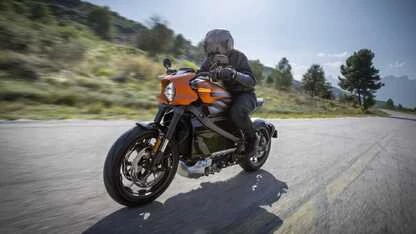 Harley-Davidson LiveWire 2020 – новый мотоцикл для золотой молодежи