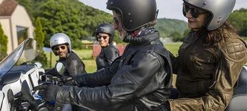 Три больших мотоцикла для езды с пассажиром