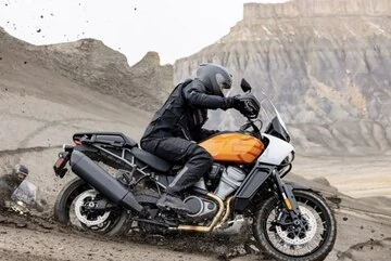 Авантюрист Pan America от Harley-Davidson – посмотрим ближе