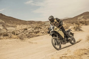 Туристы снова в деле: чего ждать в 2022 от Kawasaki KLR650